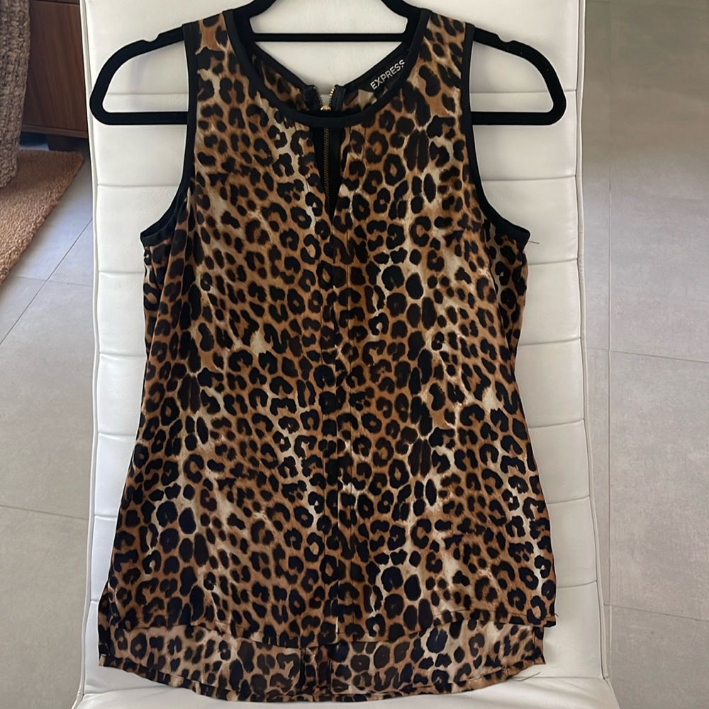 EXPRESS XS LEOPARD PRINT SLEEVELESS TOP KEYHOLE DETAIL BACK ZIPPER LOOSE FIT